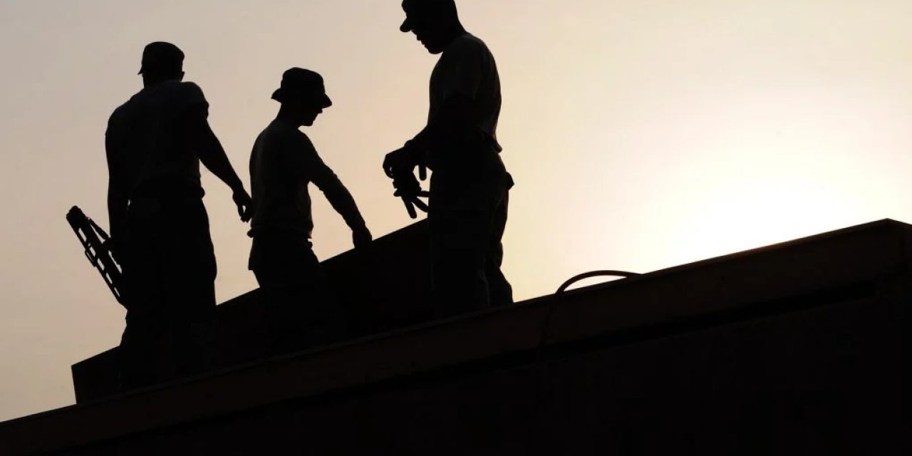 Enflasyon ve vergi maaşları eritti